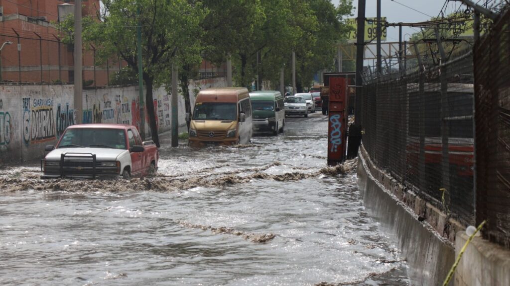 Capitalinos reciben alerta por lluvias en el celular; CDMX reporta 41 inundaciones