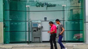 ¿Cómo realizar el cambio de titular del recibo de luz de la CFE?