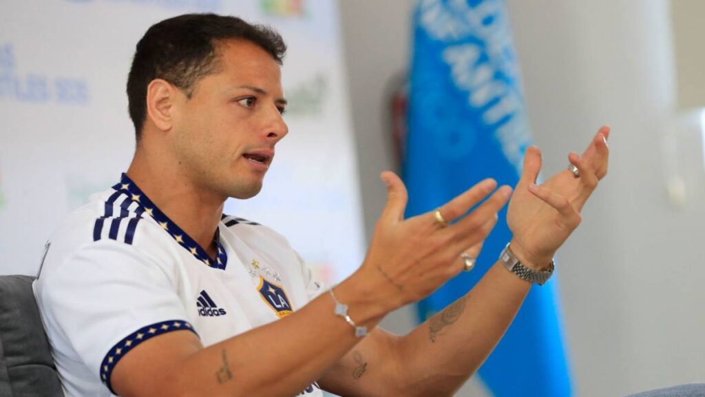 Chicharito Hernández sigue en la polémica