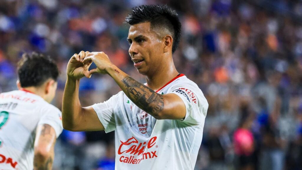 Efraín Álvarez celebra el triunfo de Chivas | IMAGN IMAGES via Reuters Connect