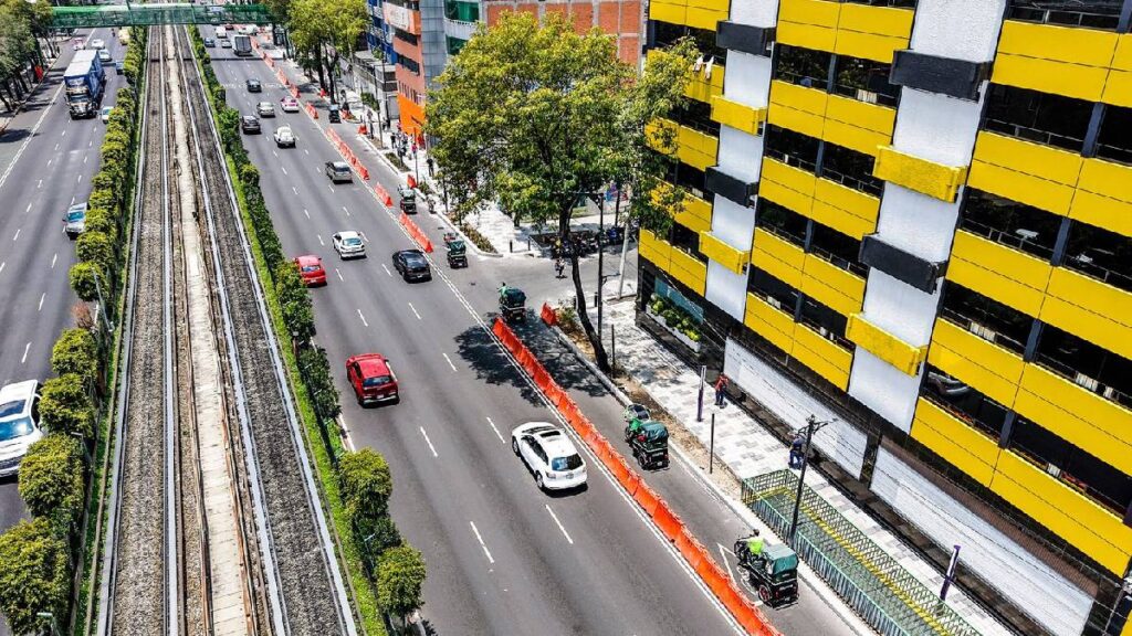 La ciclovía de Tlalpan busca movilidad segura y sustentable, pero enfrenta críticas de automovilistas, comerciantes y trabajadoras sexuales.