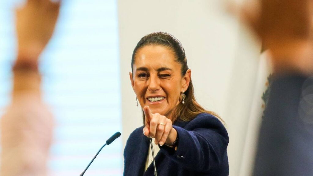 Sheinbaum admite que el drenaje de la CDMX es insuficiente tras lluvias que inundaron el Centro y afectaron el aeropuerto.