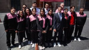 Entrenadora Ma Jin se queda al frente del equipo de clavados; Osmar y deportistas se reúnen con Sheinbaum