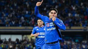 Cruz Azul se impone por la mínima a un Toluca sumergido en la irregularidad
