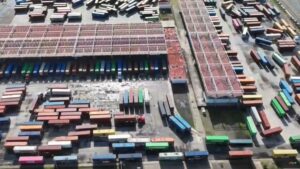 Decomisan mil 224 mdp en mercancía china en Lázaro Cárdenas, Michoacán