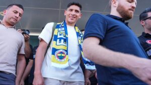 Edson Álvarez se queda sin técnico en Fenerbahçe, despiden a José Mourinho