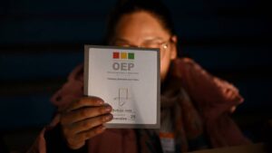 Bolivia concluye votación para elegir presidente y Congreso