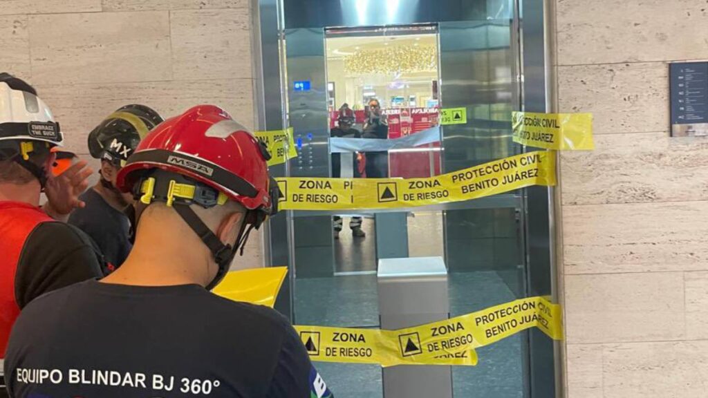 El accidente en Plaza Mítikah dejó dos lesionados.