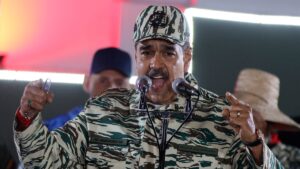 En medio de tensiones con EE. UU., Maduro asciende a general a su embajador en Colombia