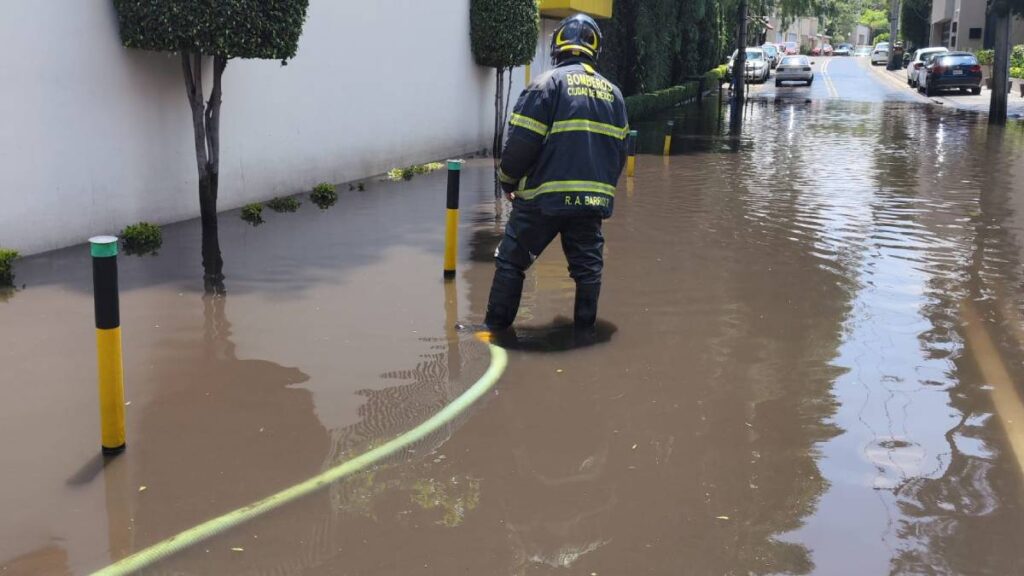 CDMX amanece con encharcamientos por lluvias.