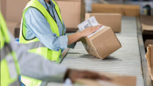 25 países suspenden envíos de paquetes por correo a EE. UU. debido a aranceles