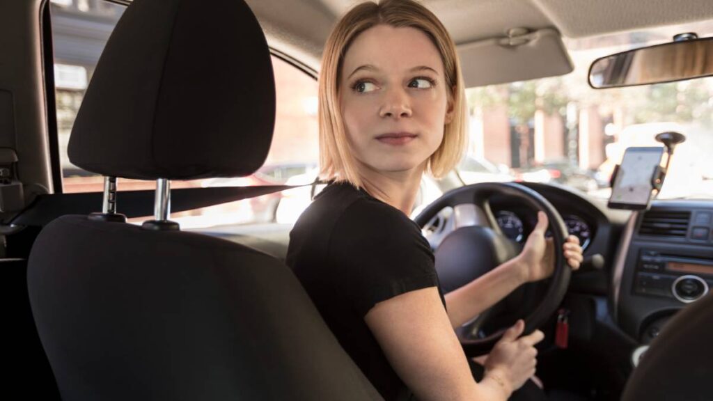 Pasos básicos para estacionarse fácilmente