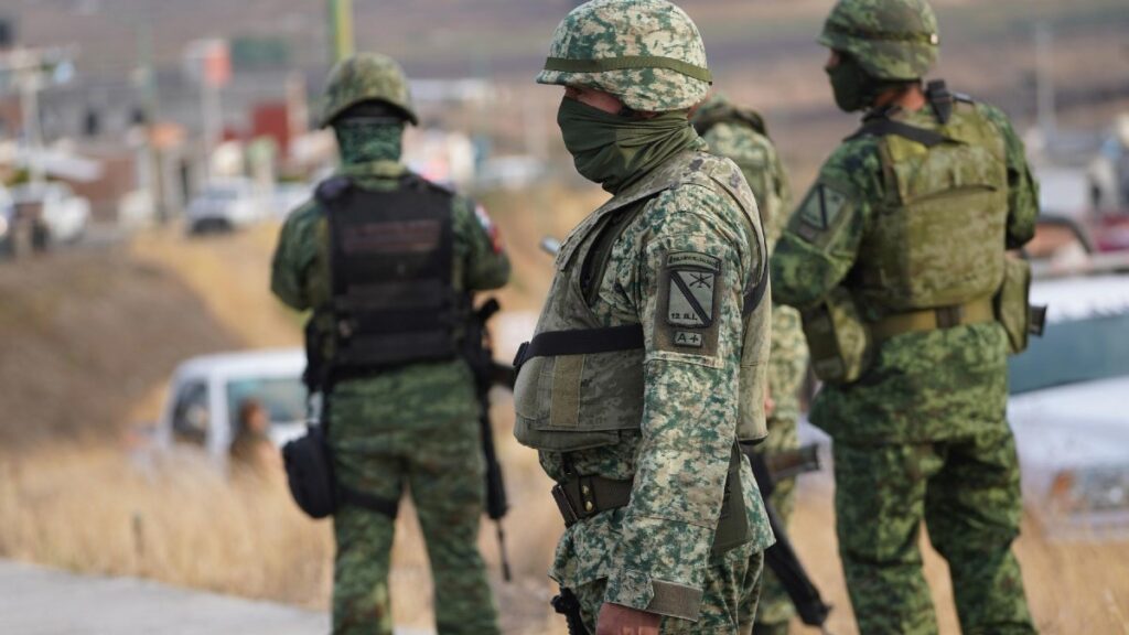 Fallece sargento tras estallido de mina en Tepalcatepec, Michoacán