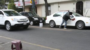 Congreso de CDMX aprueba castigo de hasta 36 horas de arresto para “franeleros”