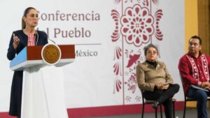 Gobierno federal va contra pensiones millonarias en Pemex y Luz y Fuerza