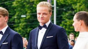 Fiscalía de Noruega acusa de cuatro violaciones al hijo de la princesa Mette-Marit