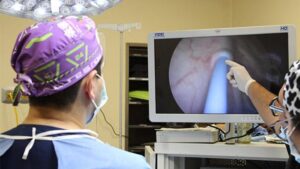 IMSS Querétaro retira tumor ovárico de casi 23 kilos a paciente de 37 años