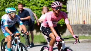 Isaac del Toro sufre una caída en la Vuelta a Burgos 2025: ¿cuándo es la Etapa 2?