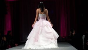 Tras fiesta con pocos asistentes, Isela Analí tendrá una nueva celebración de XV años con miles de asistentes