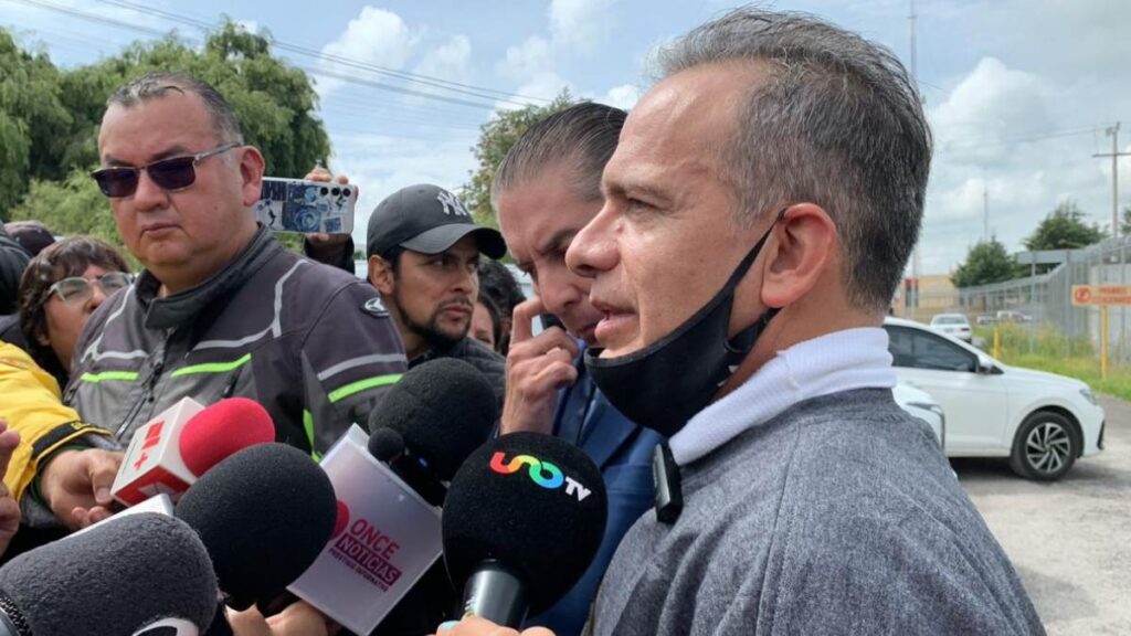 Israel Vallarta sale del penal del Altiplano tras casi 20 años sin sentencia