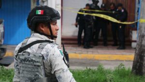 Sujetos armados golpean y roban a policías de Jalapa, Tabasco