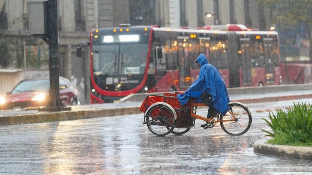 Lloverá fuerte: ¿a qué hora se esperan lluvias este jueves en CDMX?