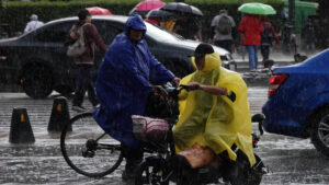 Videos: granizada y fuertes lluvias causan encharcamientos en CDMX