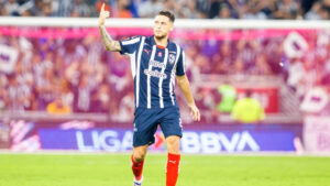 Fans de Rayados declaran “extraviado” a Lucas Ocampos; emiten “ficha de búsqueda”
