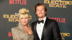 Millie Bobby Brown y su esposo Jake Bongiovi anunciaron que adoptaron a una bebé: “Ahora somos 3”