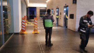 Desplome de elevador en Plaza Mítikah deja dos lesionados