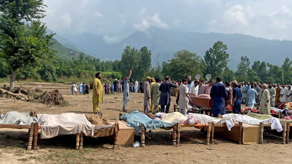 Temporada de monzones en Pakistán deja 344 muertos en dos días y agrava crisis humanitaria.