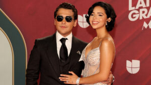 Christian Nodal denuncia “campañas de odio” contra Ángela Aguilar