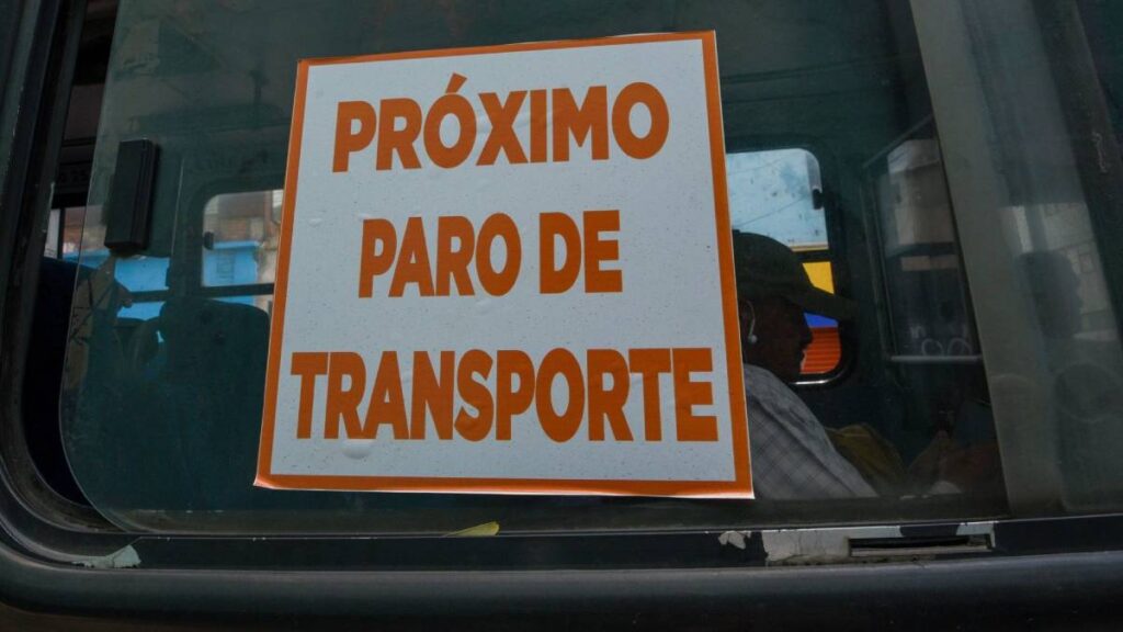 Transportistas realizarán un paro si no se incrementa la tarifa.