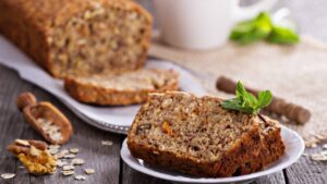 Pastel de avena y zanahoria: el postre que puedes comer sin culpa en el desayuno