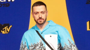 Pee Wee rompe en llanto tras revelar que encontró muerto a su papá