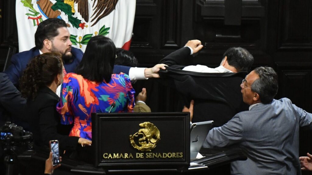 Gerardo Fernández Noroña y Alejandro "Alito" Moreno protagonizaron una pelea en el Senado de la República