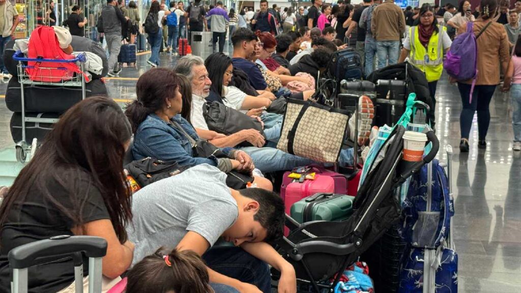 Piden empresarios garantizar operaciones en AICM