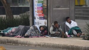 Bajan niveles de pobreza en México, pero persisten retos estructurales