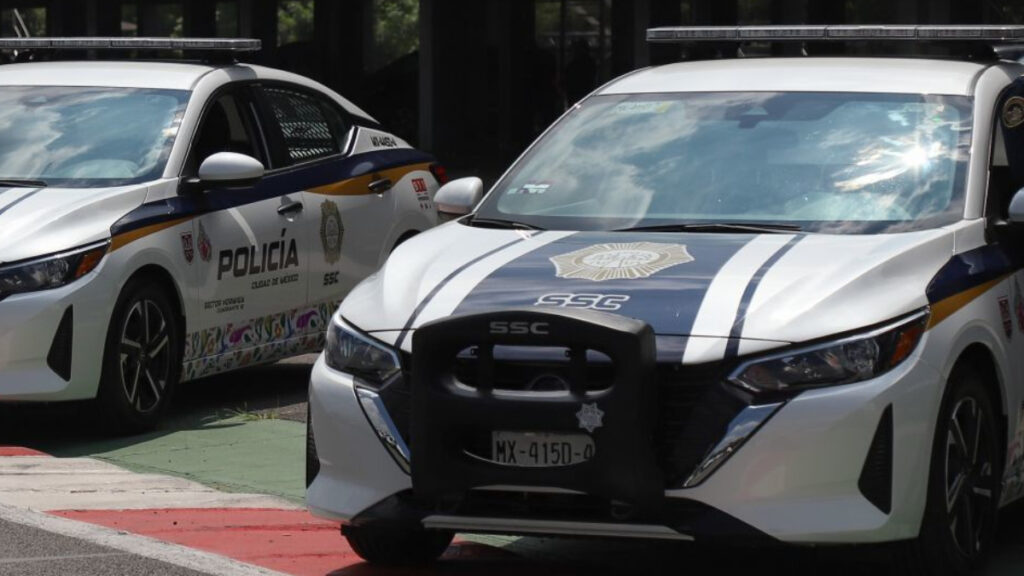 policías de CDMX grabados en actos sexuales dentro de patrulla