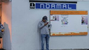 Tras balacera, implicados huyen al Metro y policías ingresan a buscarlos