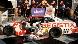 Connor Zilisch sufre fractura tras celebrar victoria en Nascar