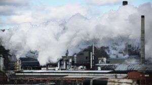 Explosión e incendio en planta de acero en Pensilvania; reportan múltiples heridos: VIDEOS