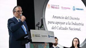 Gobierno de México impondrá 25% de arancel al calzado extranjero