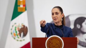 Contradice Sheinbaum al Gabinete de Seguridad sobre traslado de capos a EE. UU.