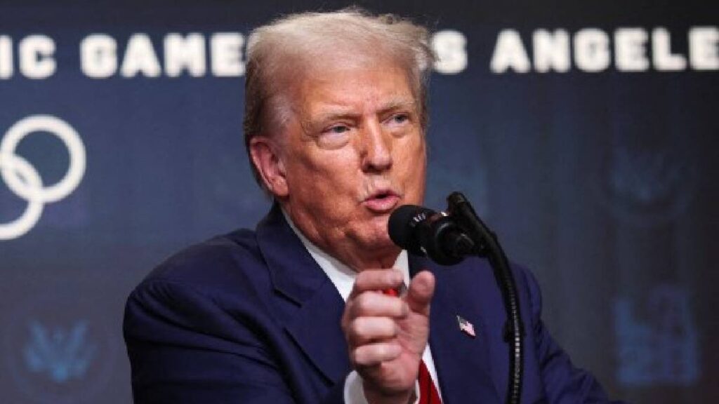 Trump amenaza con tomar control federal de D.C. si no se frena la violencia. Pide castigos severos para menores desde 14 años.