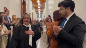 Con aplausos, despiden a ministros previo a última sesión de la Corte