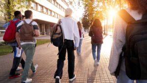 ¿Qué becas para estudiantes están disponibles en CDMX y Edomex?