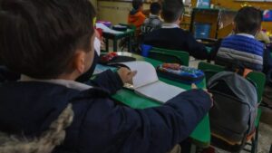 ¿Qué es el sharenting? Alertan riesgos por publicar fotos de menores en regreso a clases