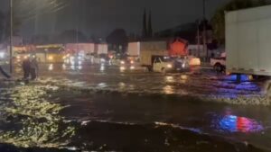 Reabren la Vía José López Portillo tras 5 horas inundada