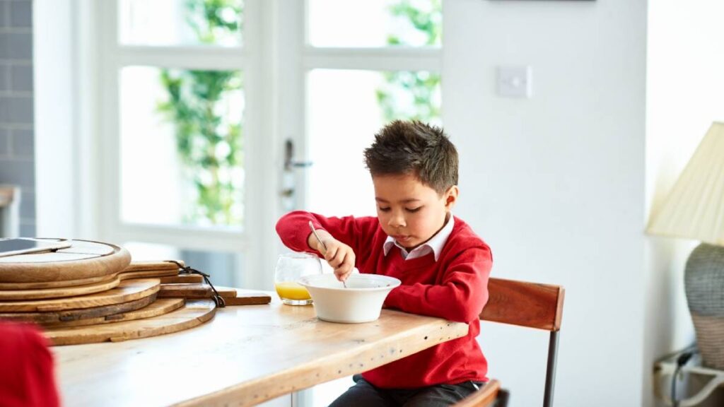 Regreso a clases 2025: ¿por qué es clave que los niños vayan desayunados a la escuela?